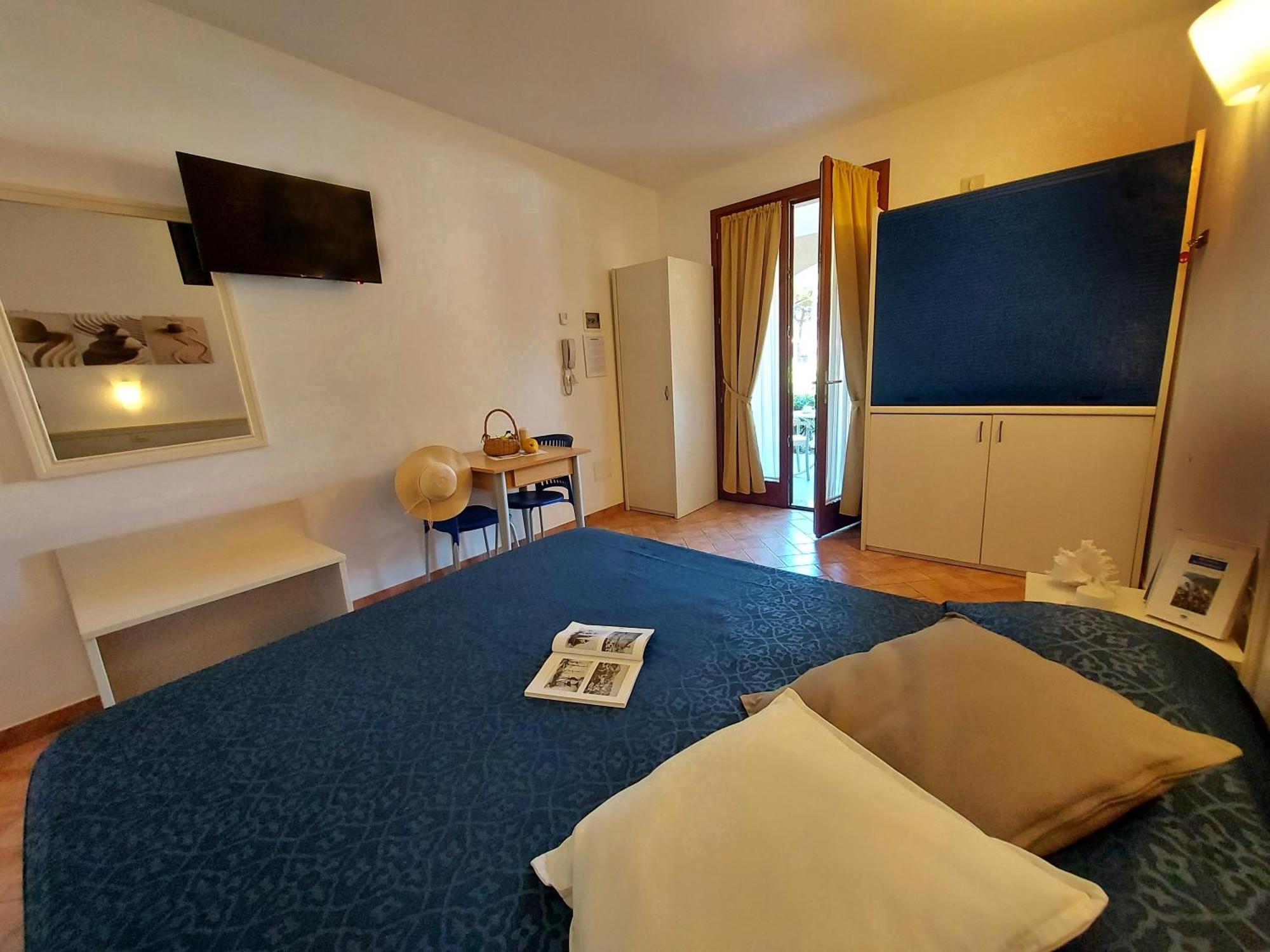 Lido Azzurro Residence Rta Capoliveri  Room photo
